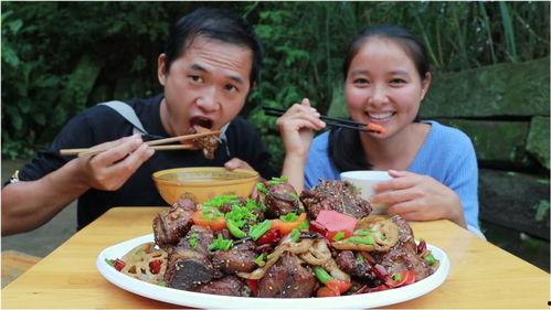 刘大瓜吃排骨视频,美味诱惑引发网友热议
