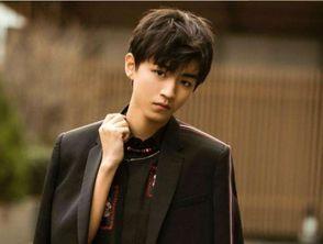 王俊凯和陈坤吃瓜事件视频,娱乐圈真相揭秘