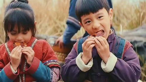 哥哥带妹妹吃瓜视频,欢乐互动温馨满满