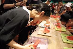 第三集吃瓜群众视频完整版,揭秘吃瓜群众背后的真相与笑料