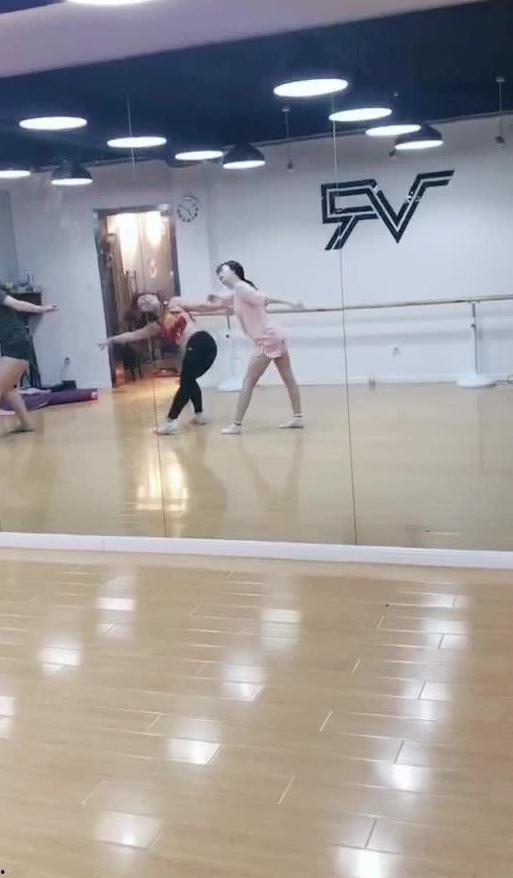 跳舞吃瓜表演视频大全,精彩跳舞吃瓜表演视频大盘点