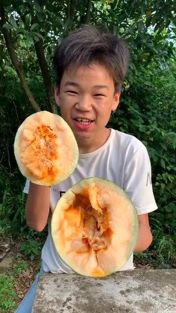 农村老汉吃哈密瓜视频大全,视频大全里的甜蜜时光